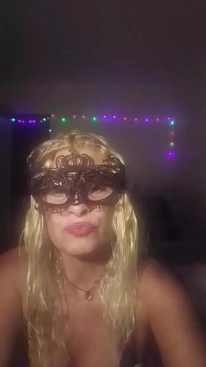 luli70hot on Cam4 
