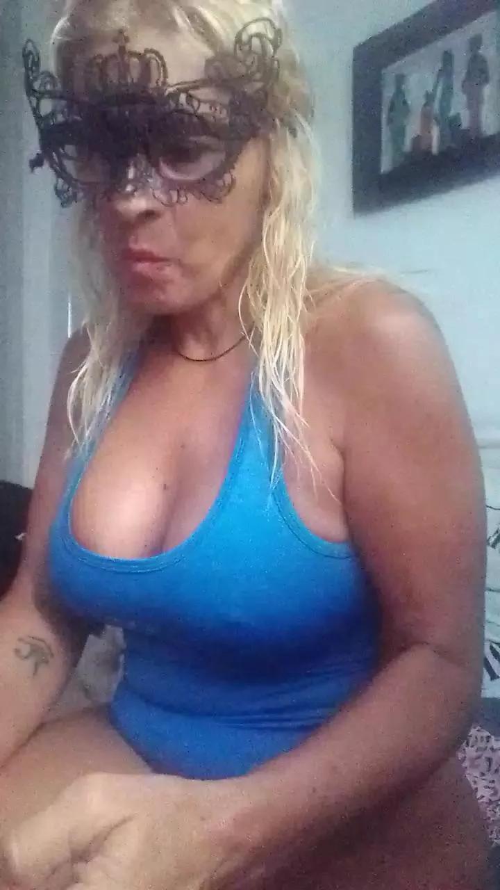 luli70hot on Cam4 