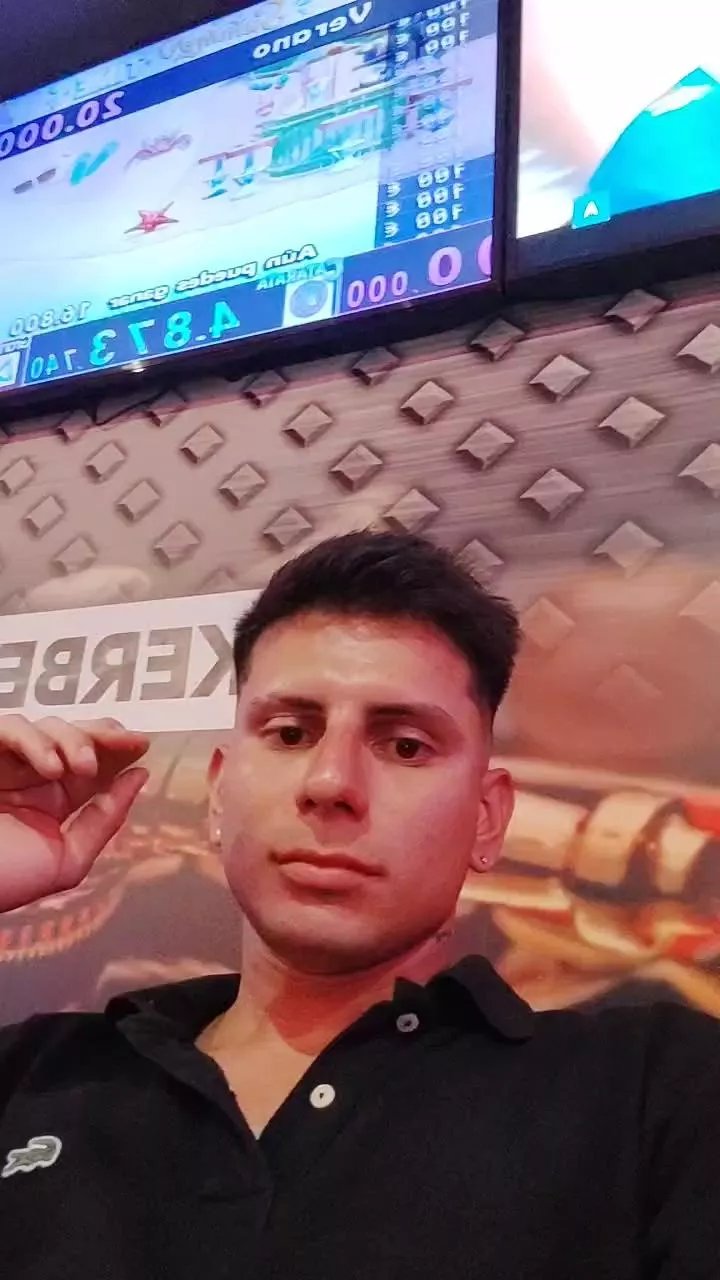 Offline Machotexx_26 on Cam4