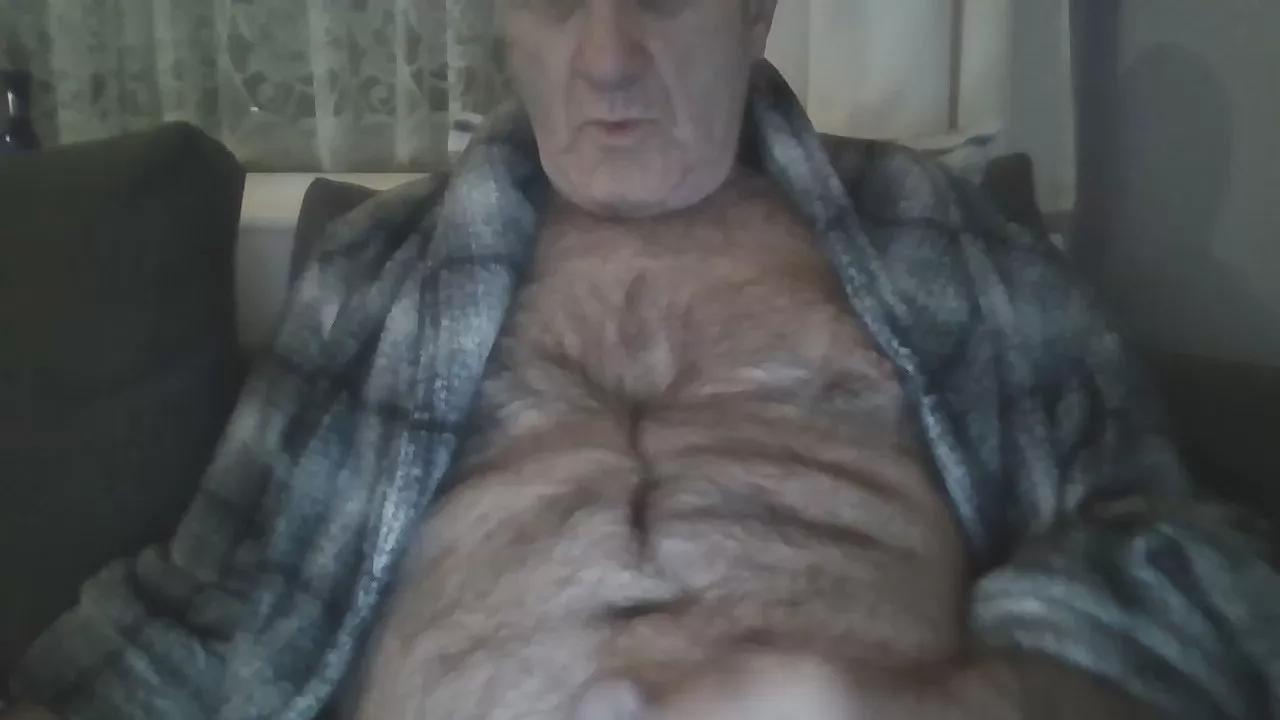 magichand4u2 on Cam4 