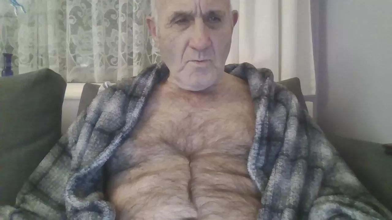 magichand4u2 on Cam4 