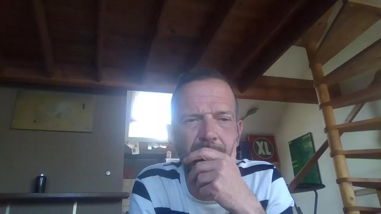 Magritte01 on Cam4 