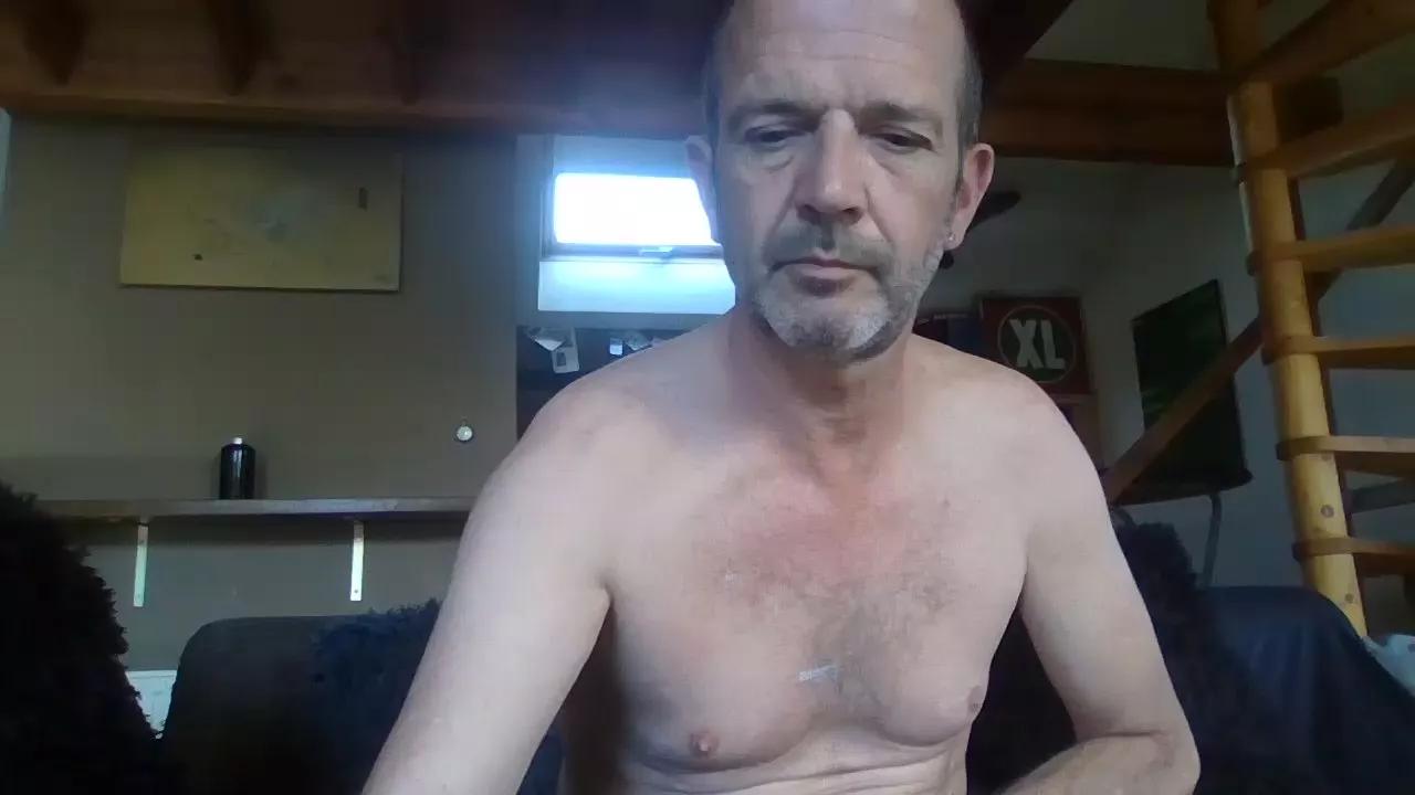 Magritte01 on Cam4 