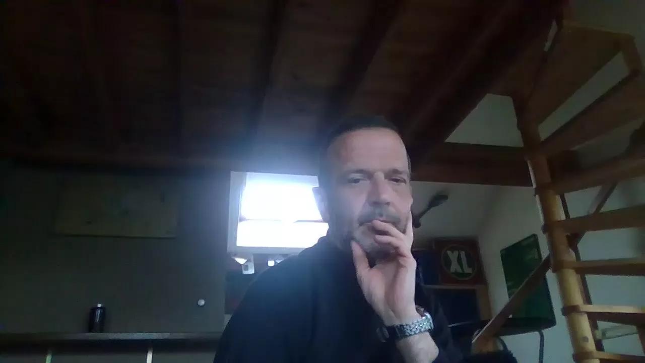 Magritte01 on Cam4 