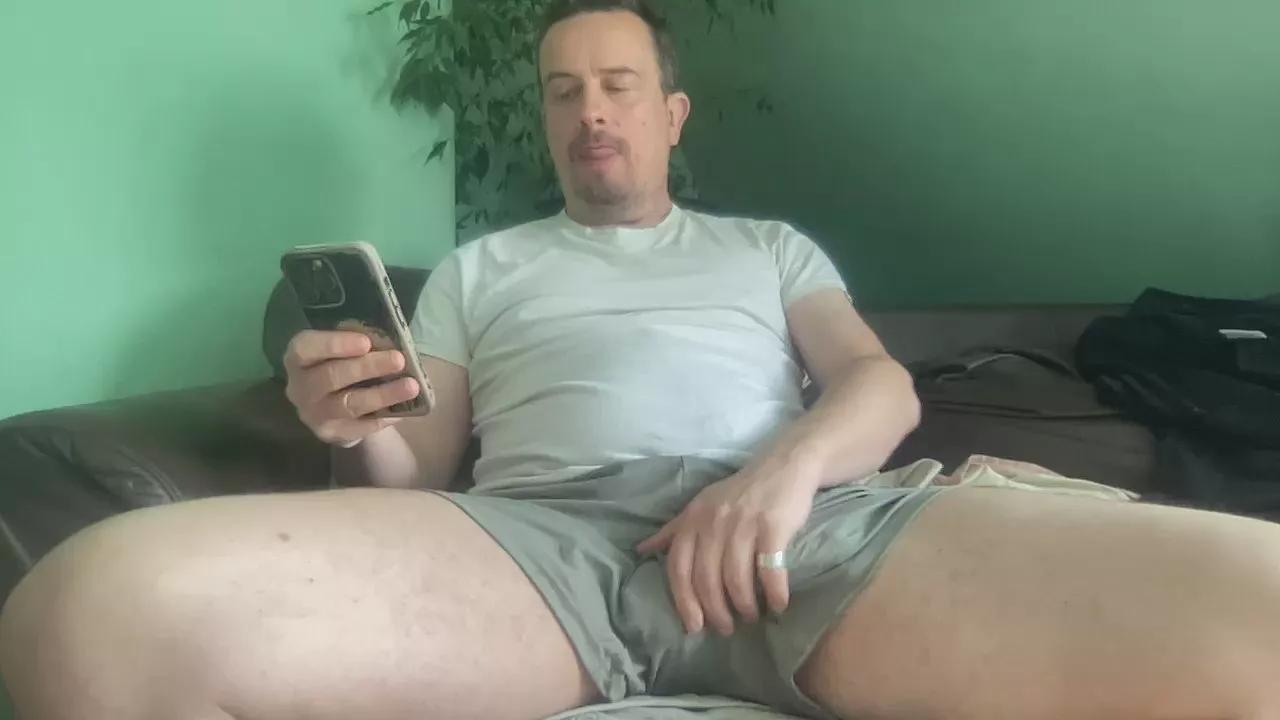 Mattgarr05 on Cam4 