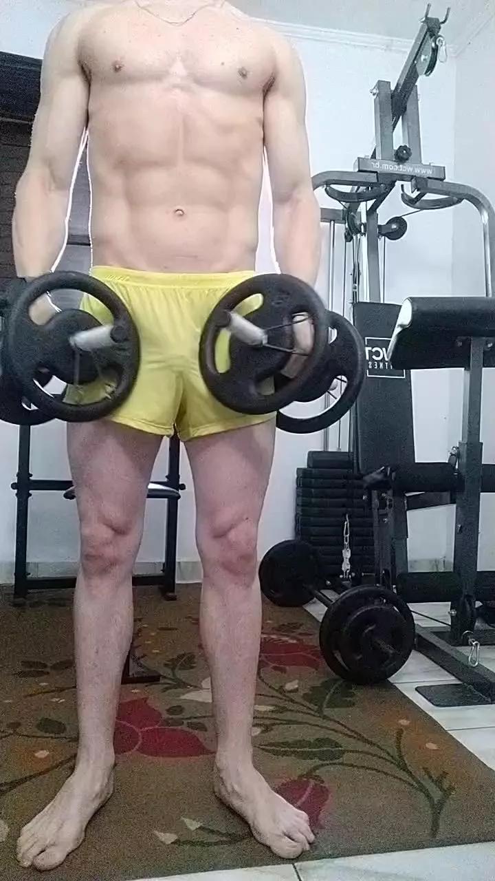 MatthewsH on Cam4 