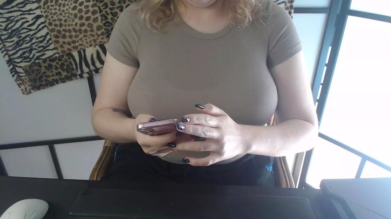 melly_gum on Cam4 