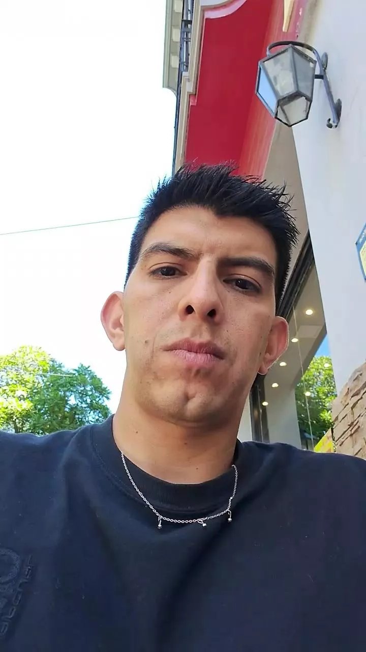 Offline Michaelmichael on Cam4