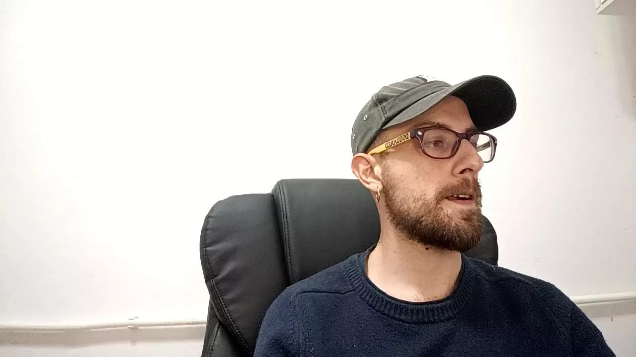 Offline mikealcorleone on Cam4