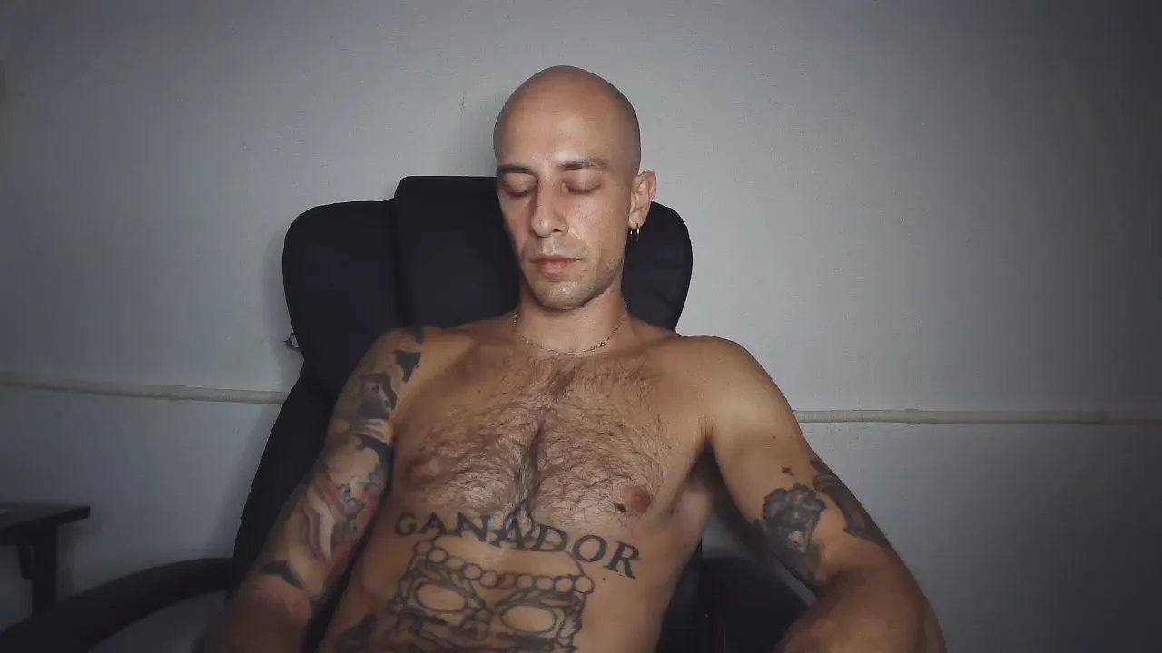 Offline mikealcorleone on Cam4