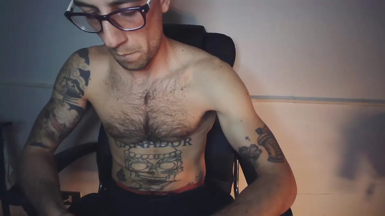 Offline mikealcorleone on Cam4