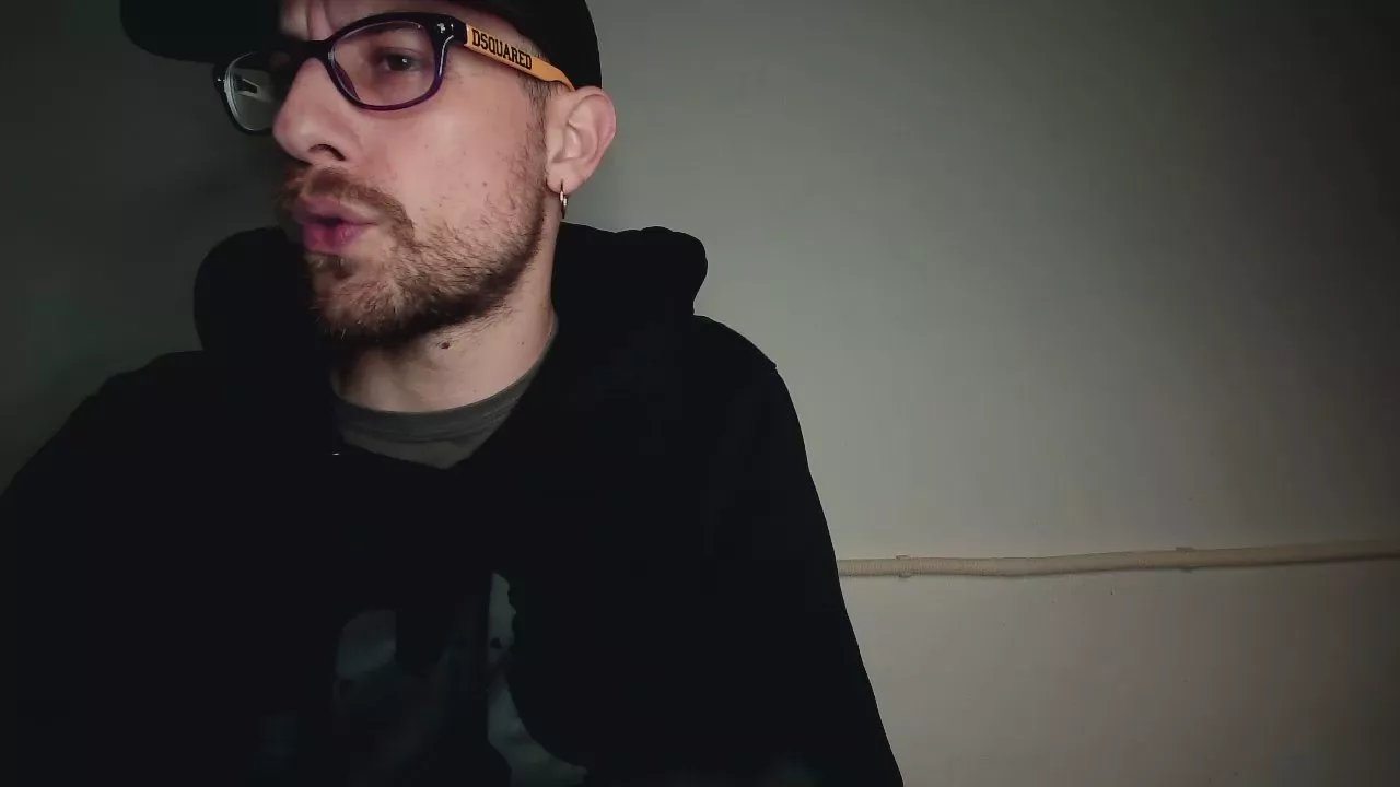 Offline mikealcorleone on Cam4