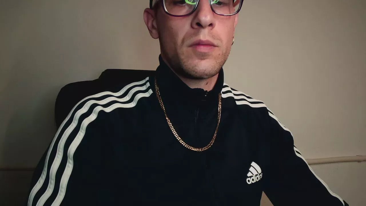 Offline mikealcorleone on Cam4