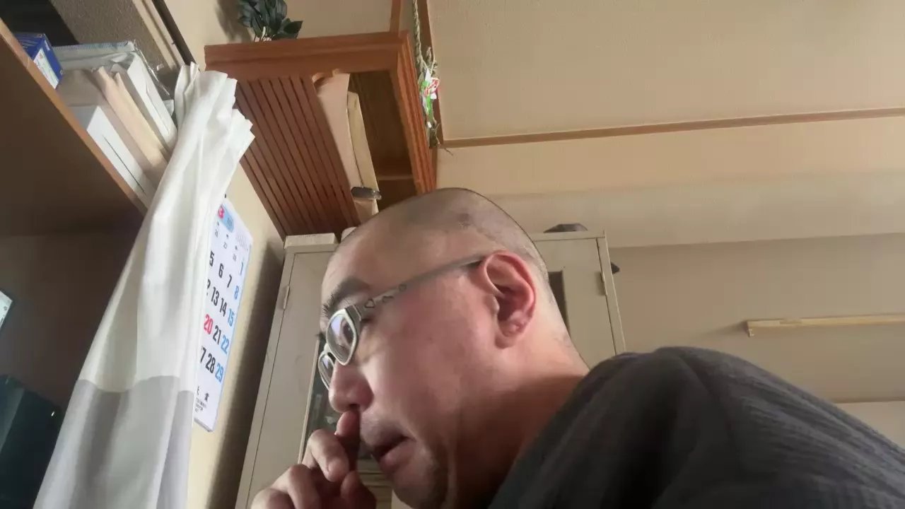 Offline mikkun on Cam4