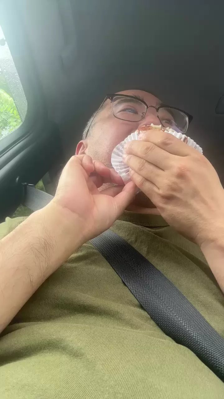 Offline mikkun on Cam4