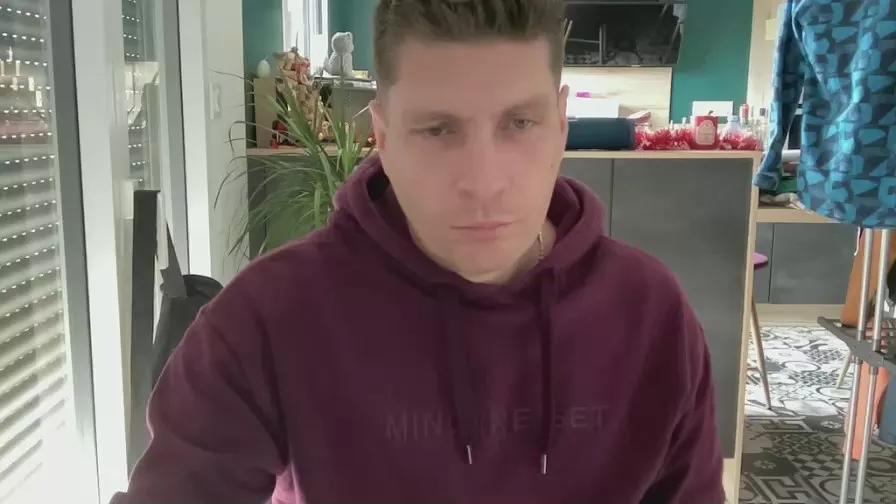 miklp1984 on Cam4 