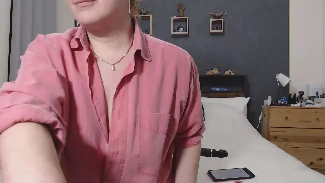 milfyanddaddy on Cam4 