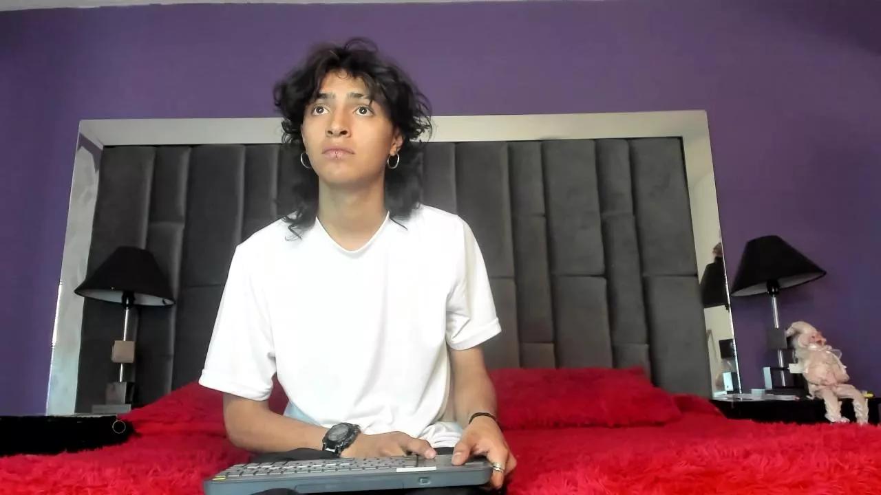 Miss__Dalia on Cam4 