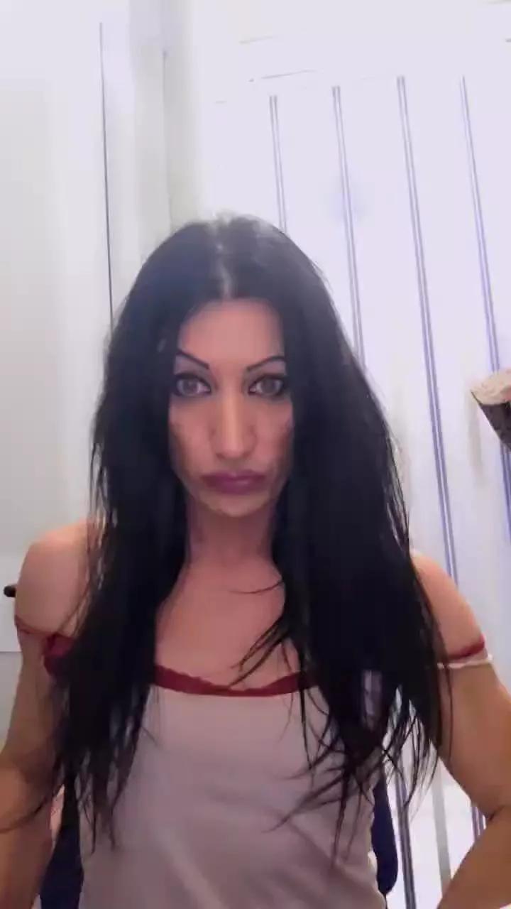 MONYTRAVCD on Cam4 