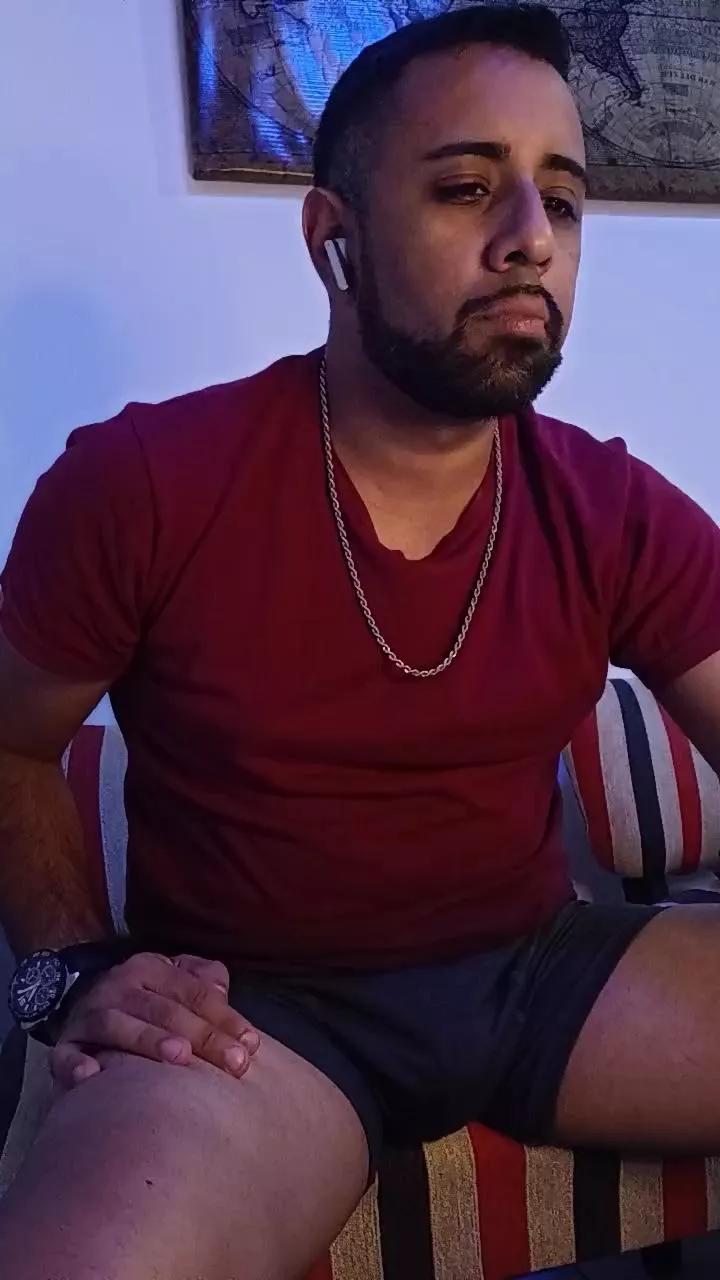 Morochiooo35 on Cam4 