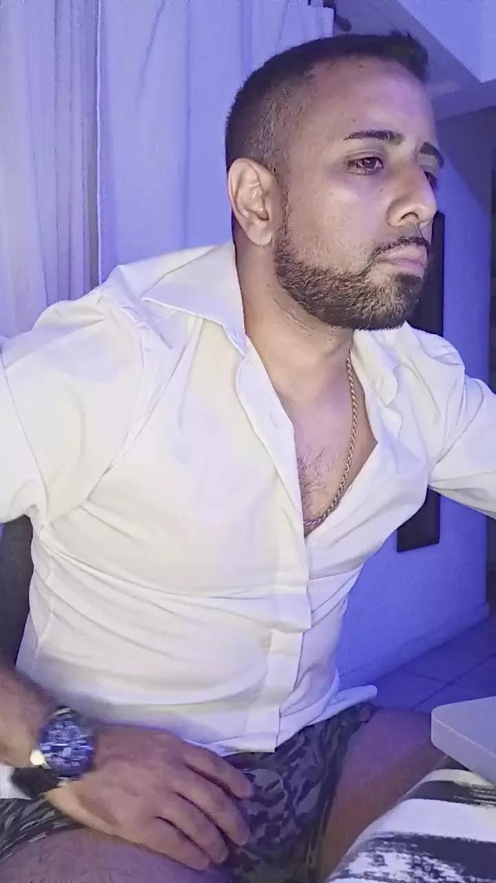 Morochiooo35 on Cam4 