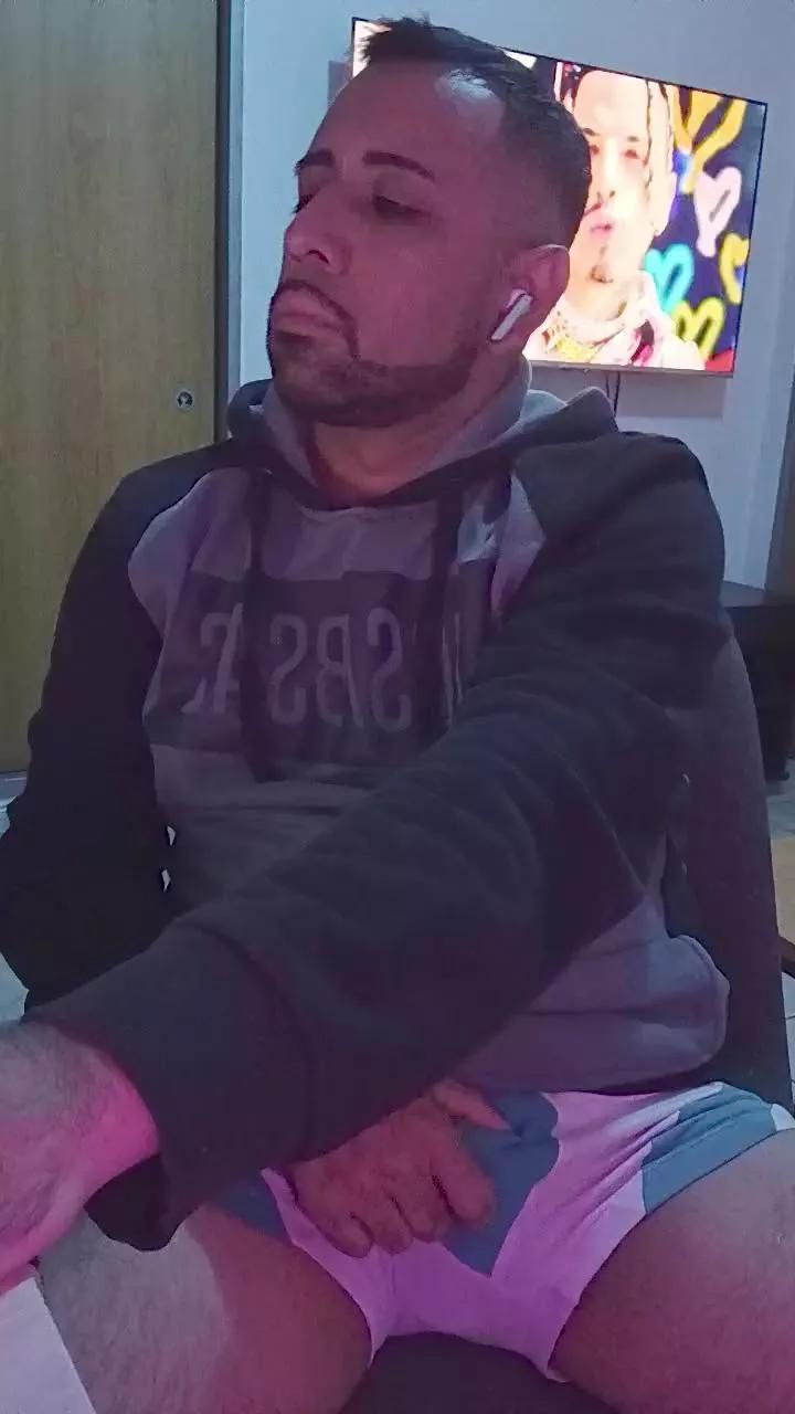 Morochiooo35 on Cam4 