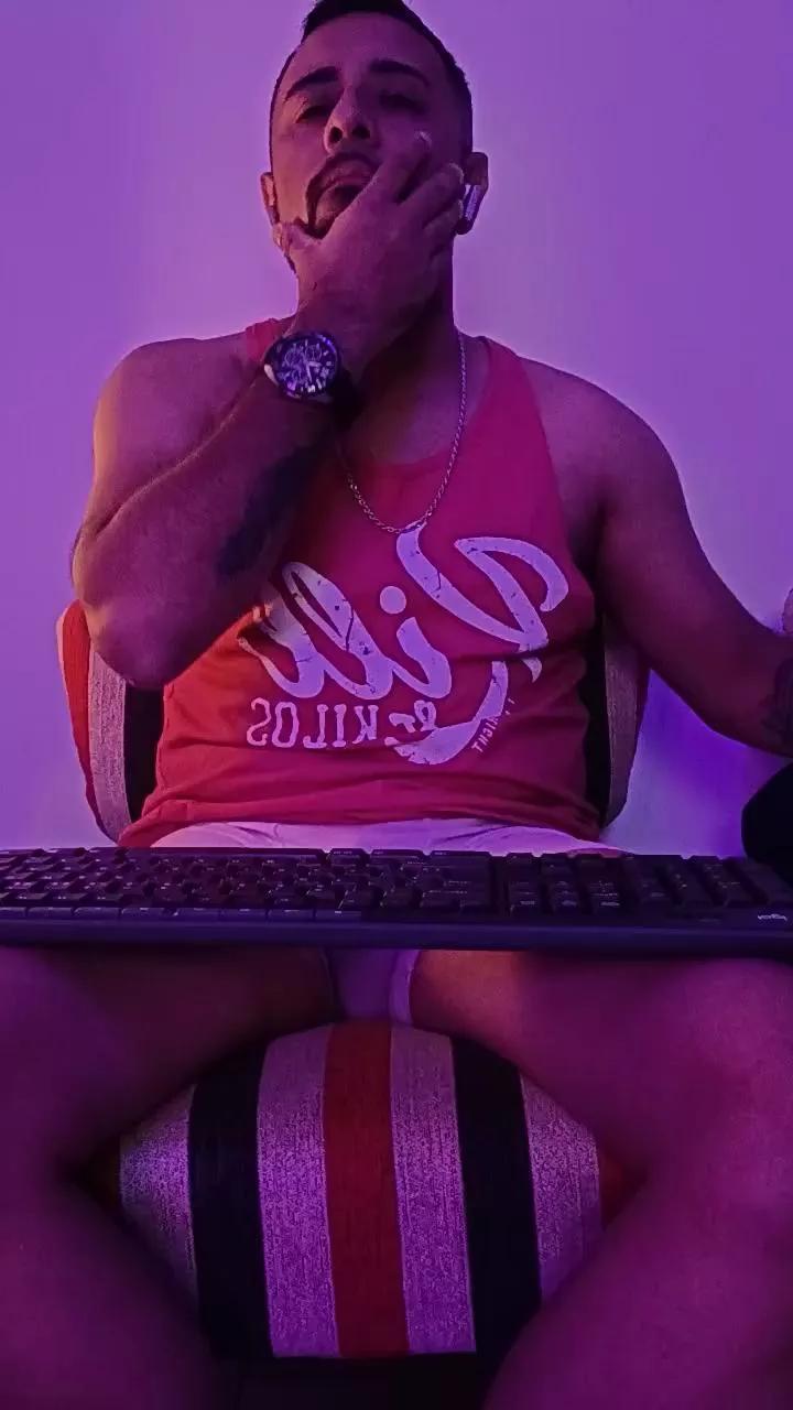 Morochiooo35 on Cam4 