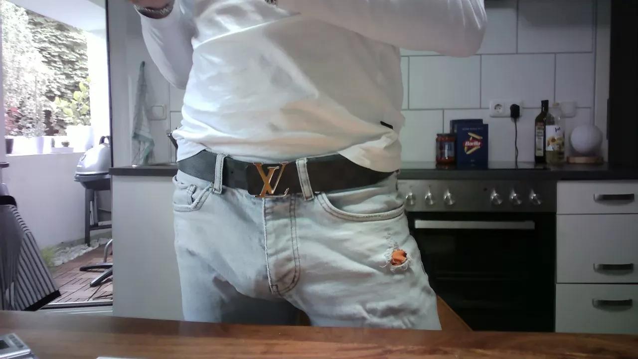 MrGeiZ2512 on Cam4 