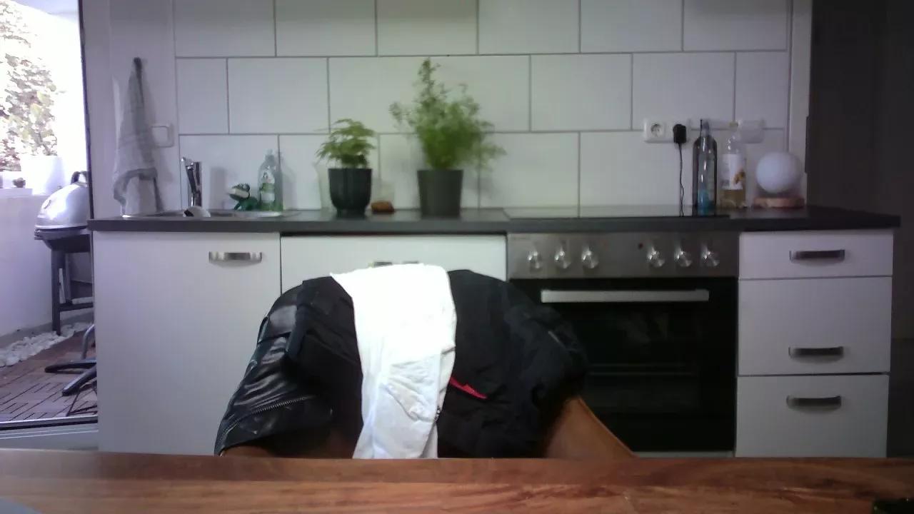 MrGeiZ2512 on Cam4 