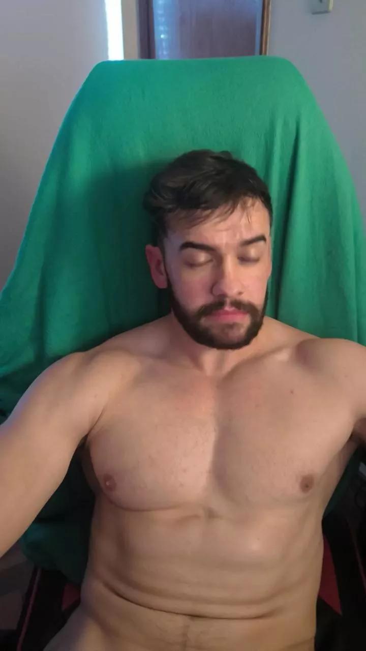 musclejohn30 on Cam4 