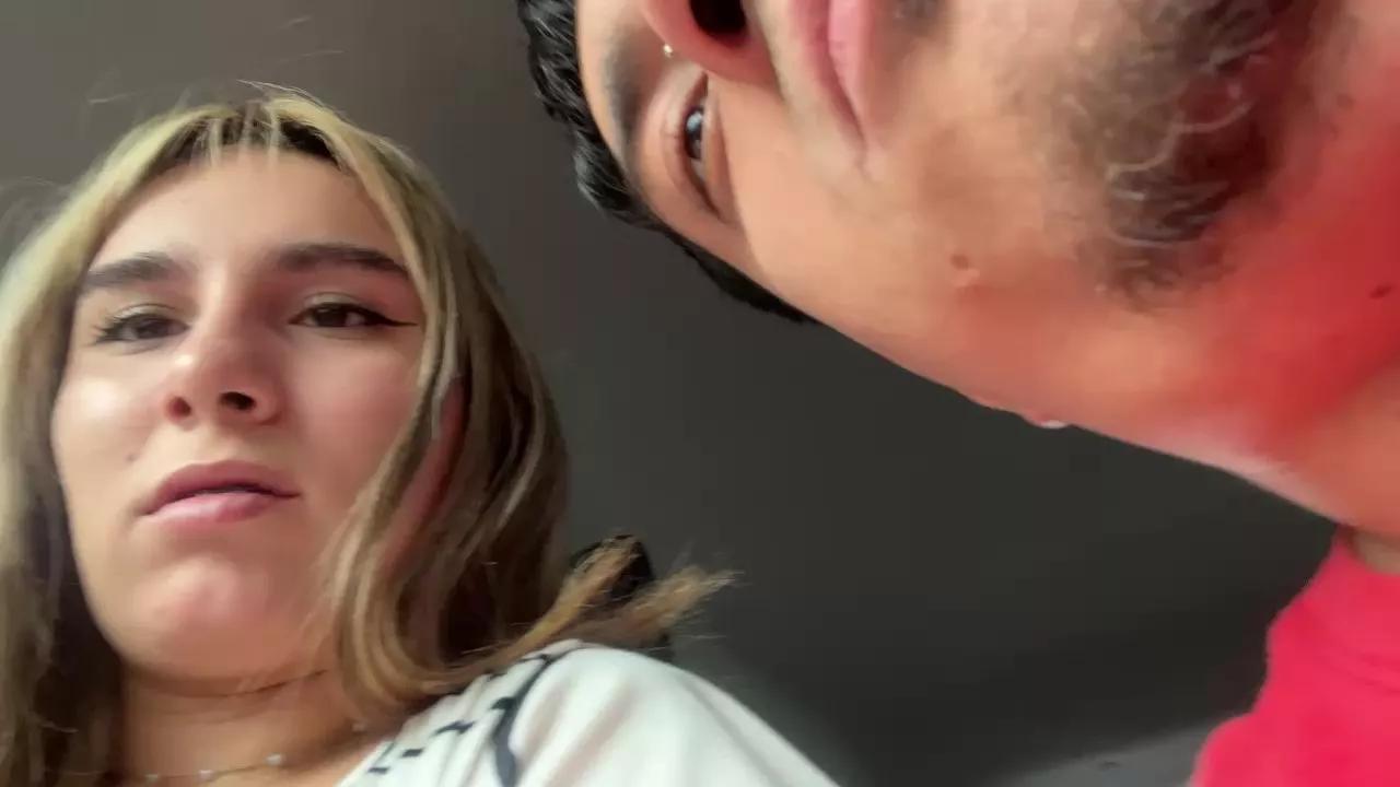 Naiina on Cam4 