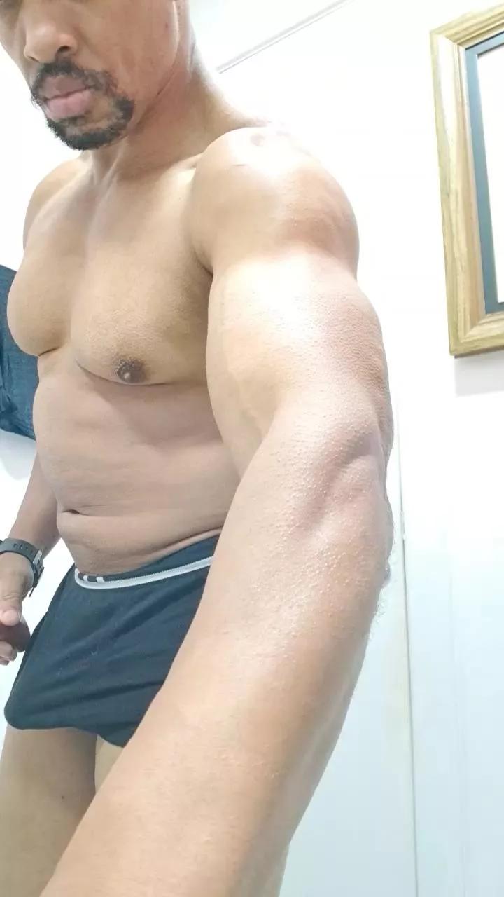Negro1000sexy on Cam4 