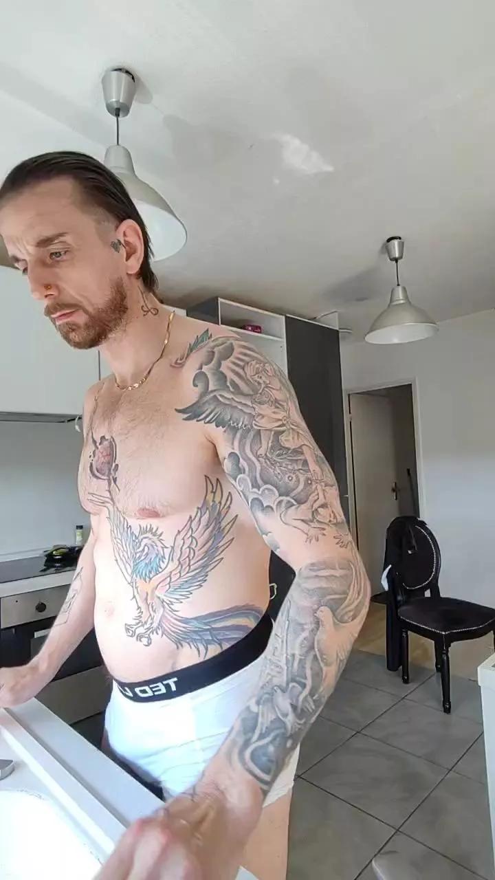 Neotrix33 on Cam4 