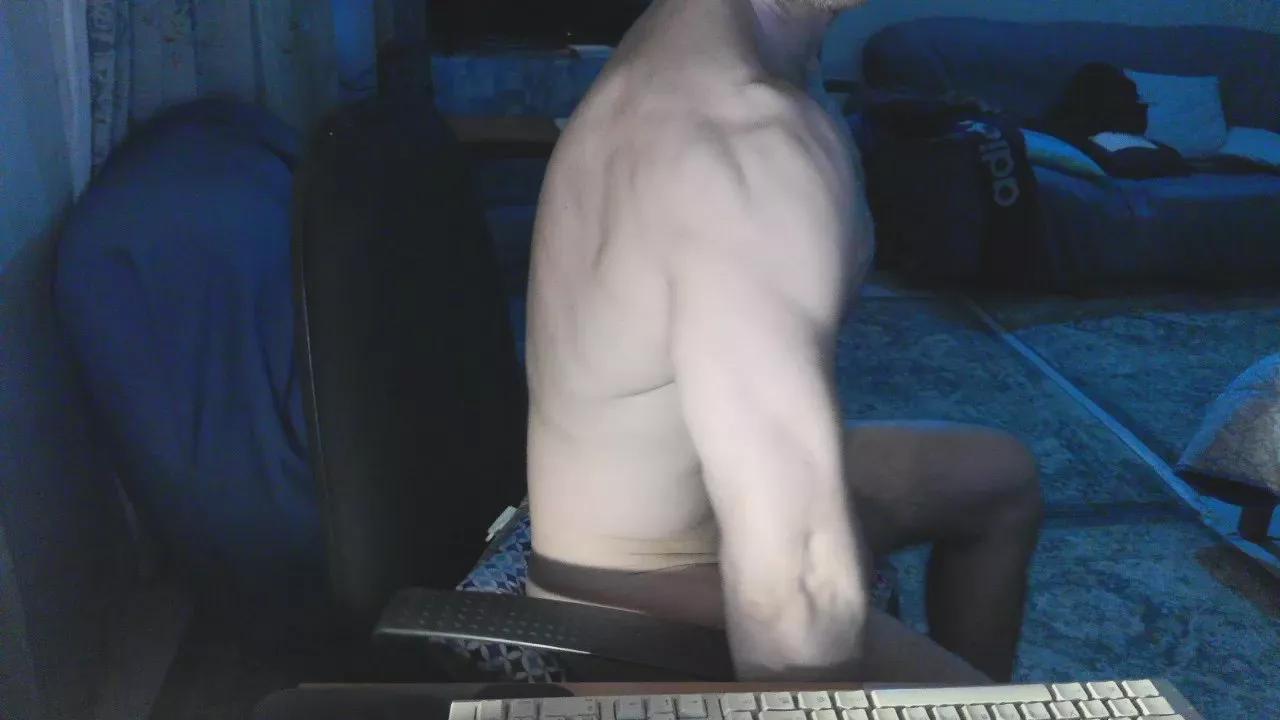 Olmo_hot on Cam4 