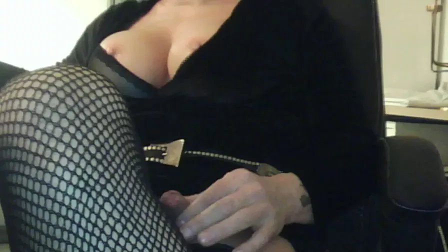 Offline pamrevolutio on Cam4