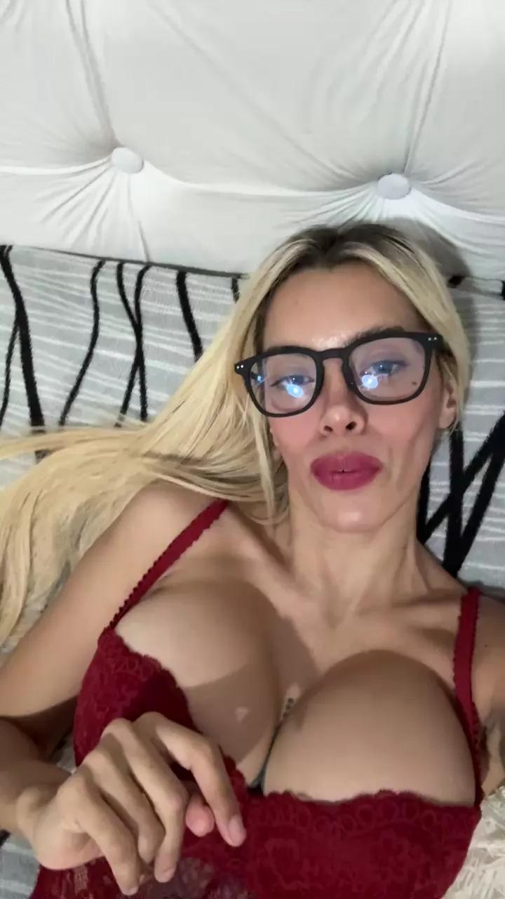 Paulialcara on Cam4 