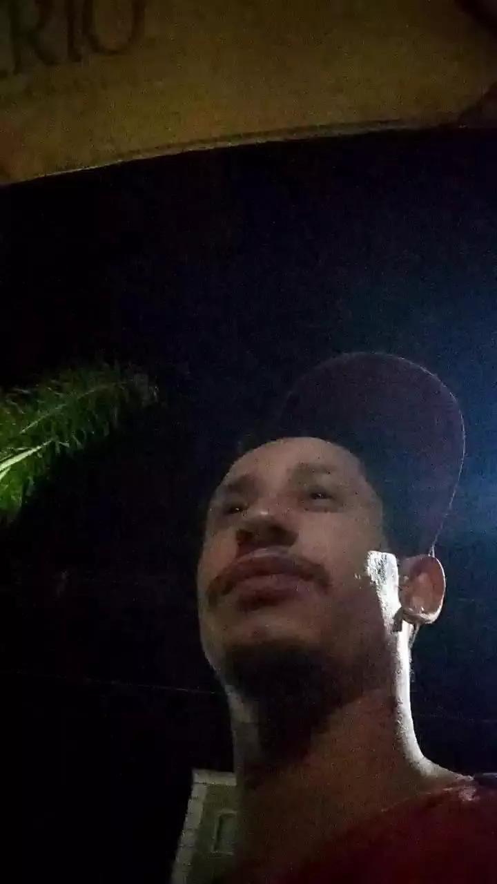 Paulophz00 on Cam4 