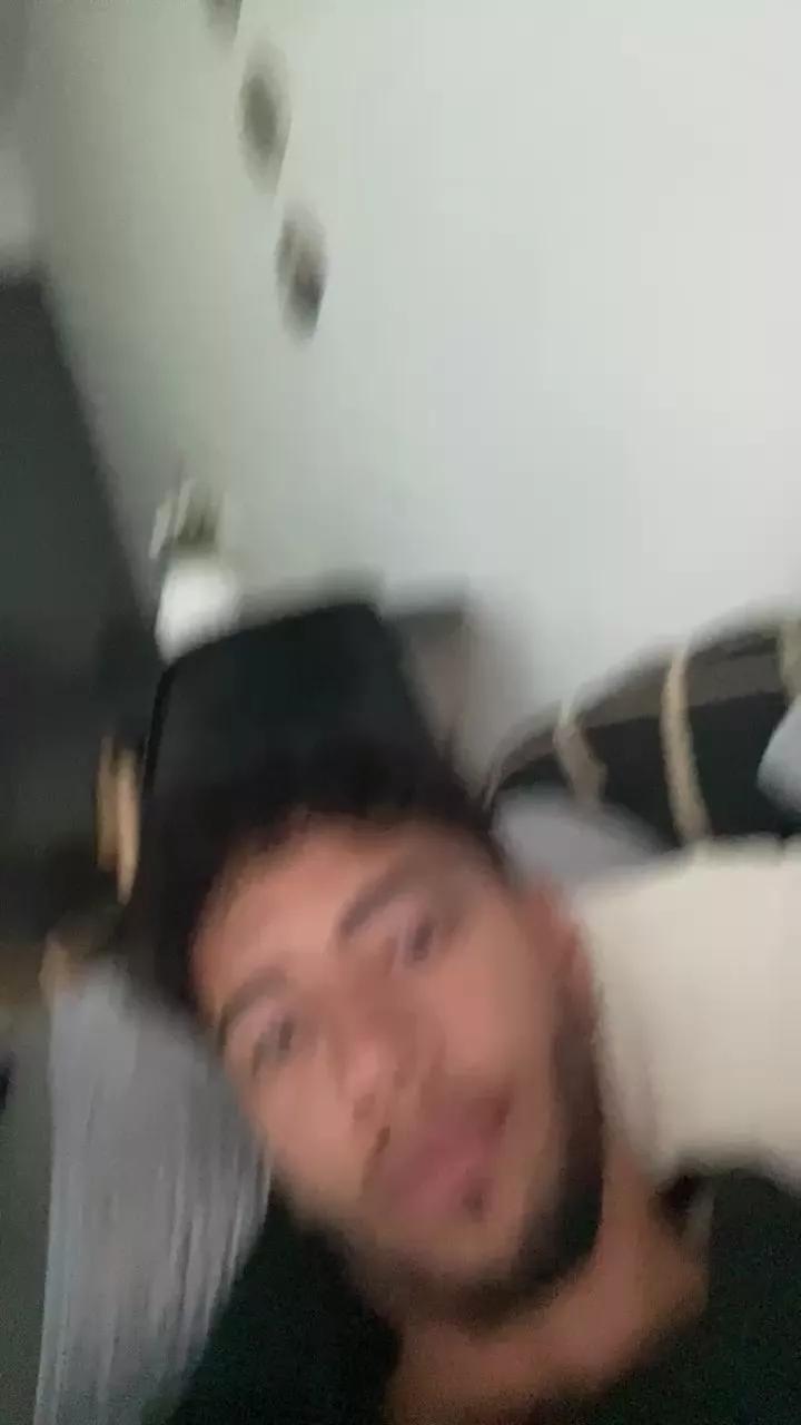 pedrozinhoo on Cam4 