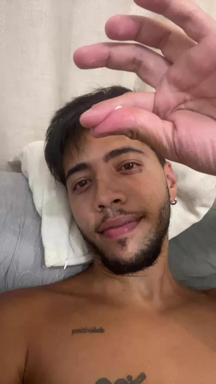 pedrozinhoo on Cam4 