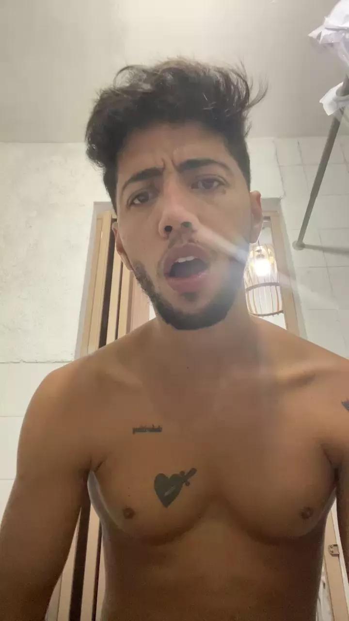 pedrozinhoo on Cam4 