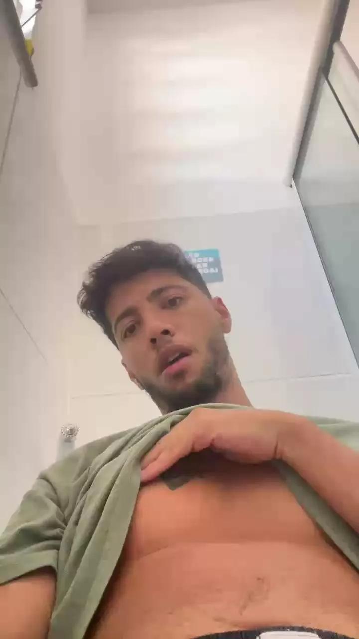 pedrozinhoo on Cam4 