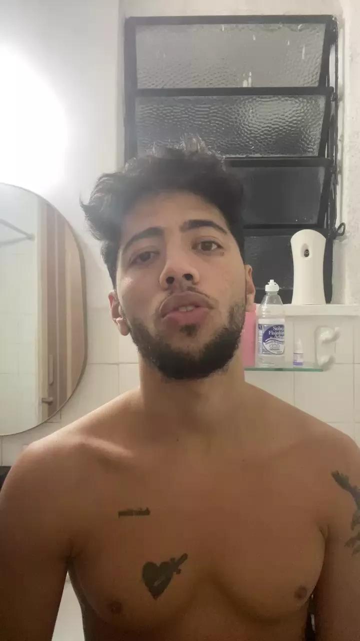 pedrozinhoo on Cam4 