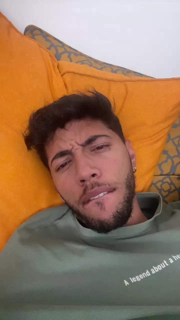 pedrozinhoo on Cam4 