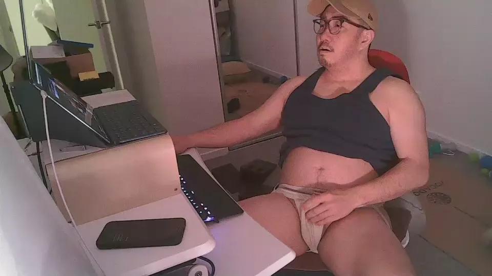 qldpup on Cam4 