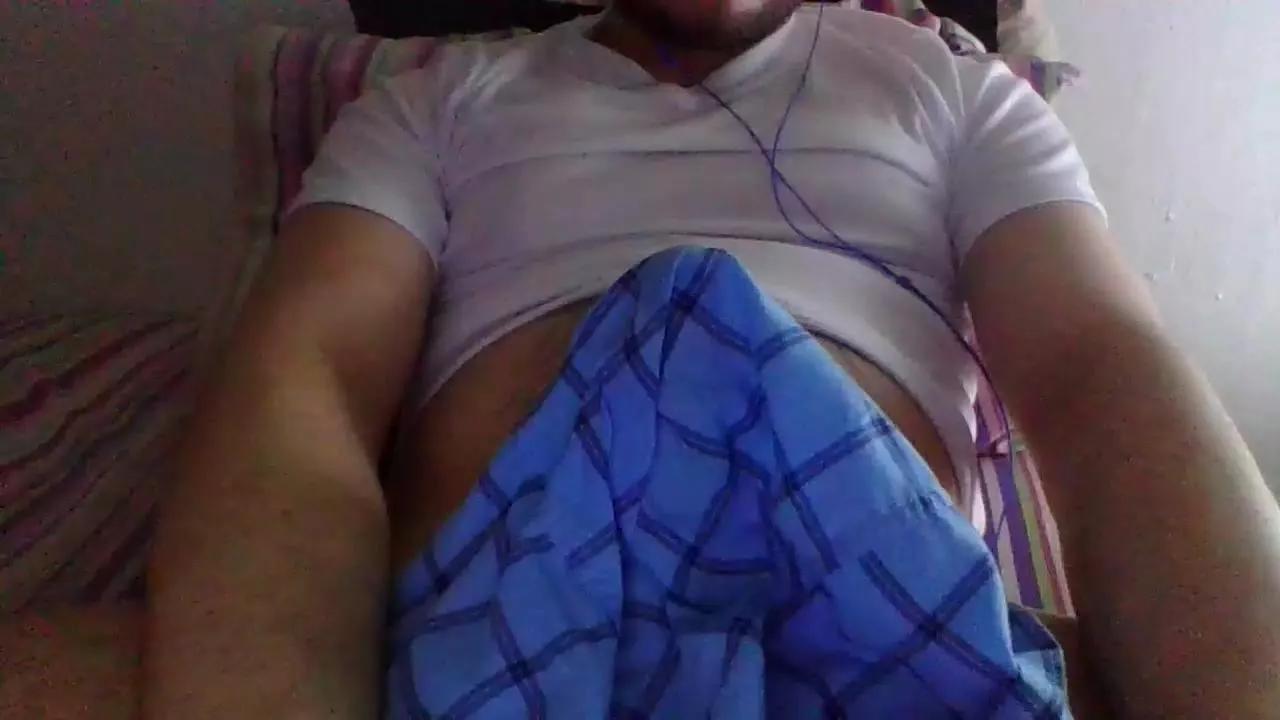 quique0927 on Cam4 
