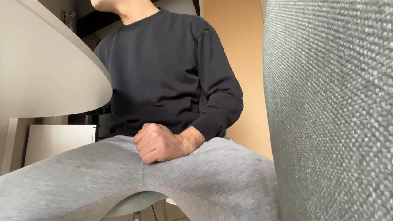 ragazzoxxl on Cam4 