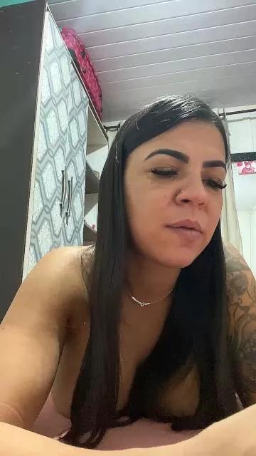 Ravvena42 on Cam4 