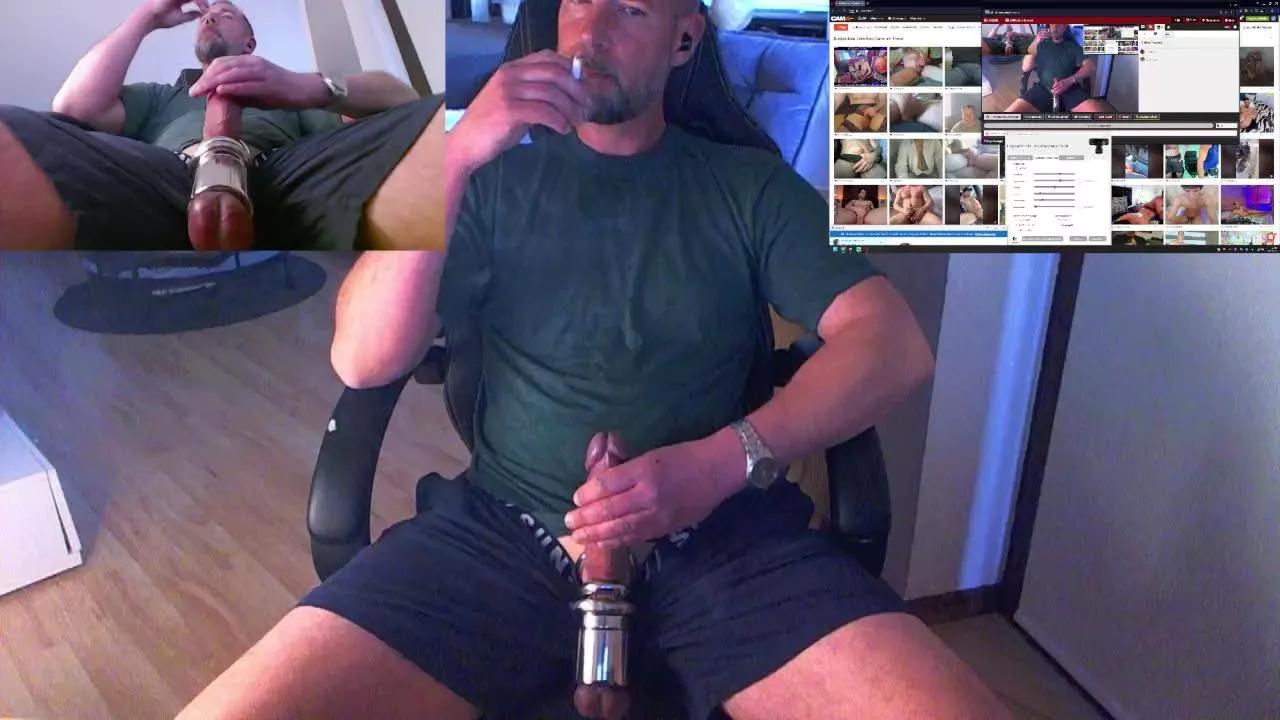 Reeper84 on Cam4 