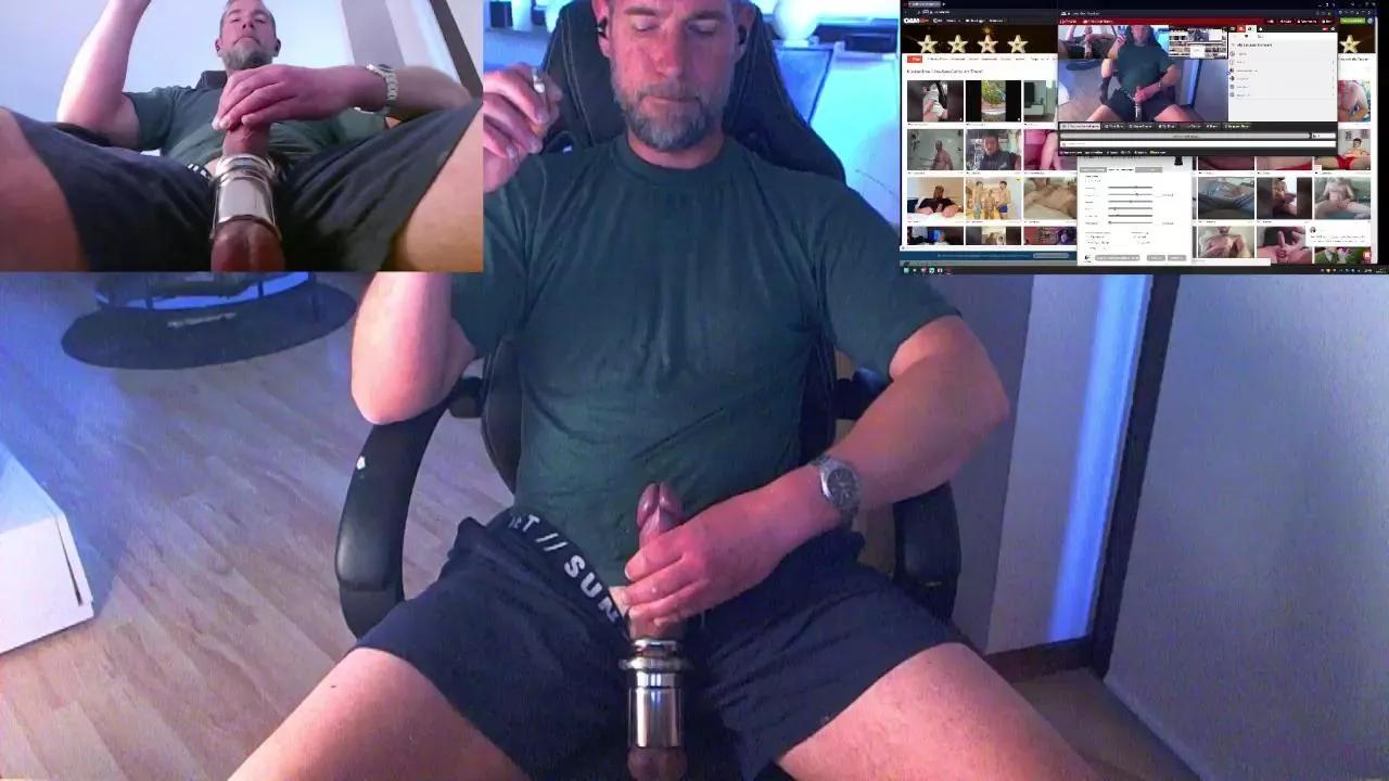 Reeper84 on Cam4 