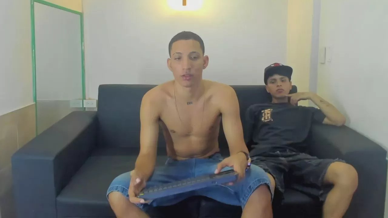 Offline Richard_brown on Cam4